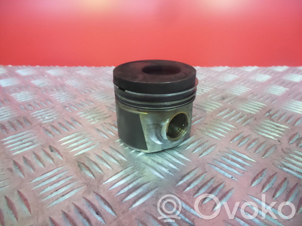 Volkswagen Golf V Piston 