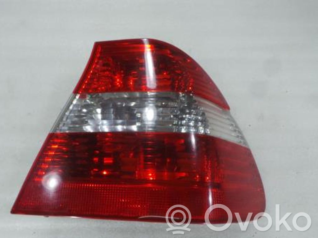 BMW 3 E46 Galinis žibintas kėbule 