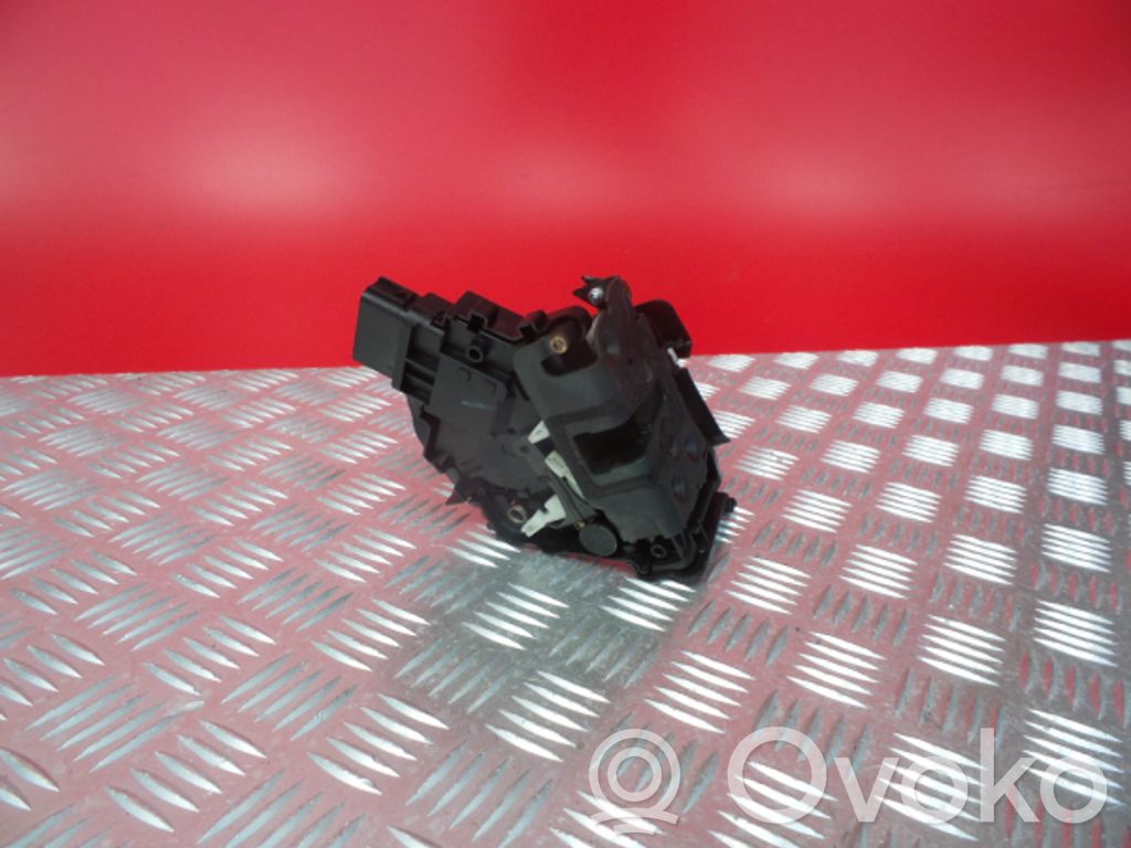 Ford Focus C-MAX Front door lock 