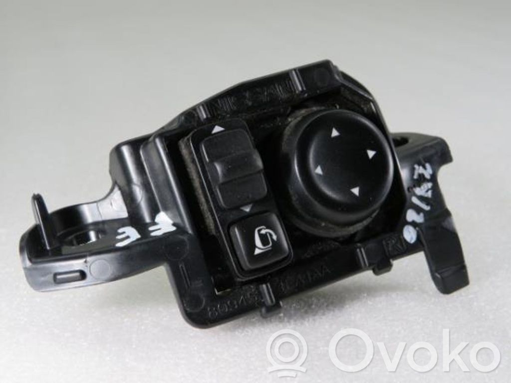 Nissan Qashqai Multifunctional control switch/knob 