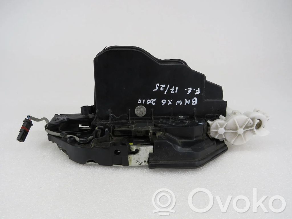 BMW X6 E71 Front door lock 