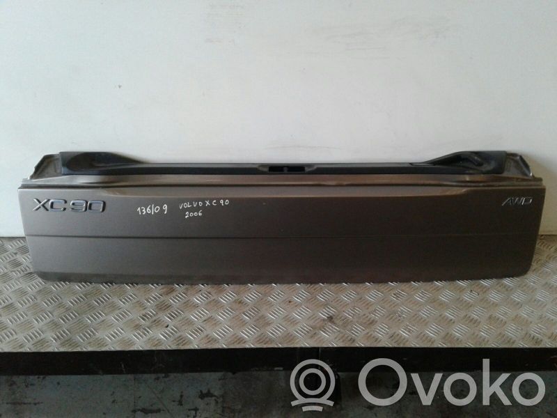 Tailgate/trunk/boot lid   136