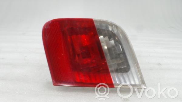 BMW 3 E46 Galinis žibintas dangtyje 