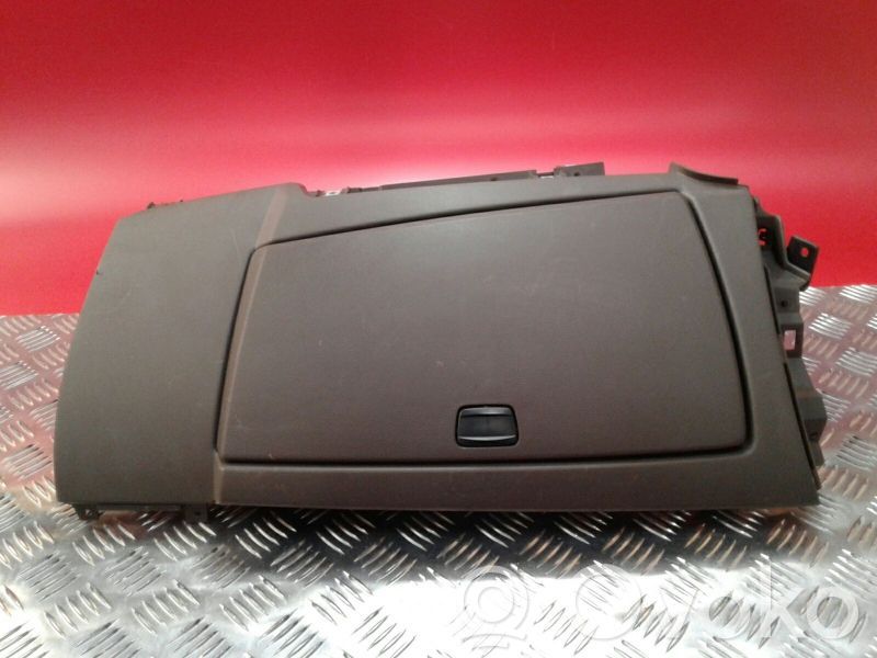 Glove box   5145,7135696