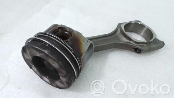 Piston   0687776302,GM419,PK70