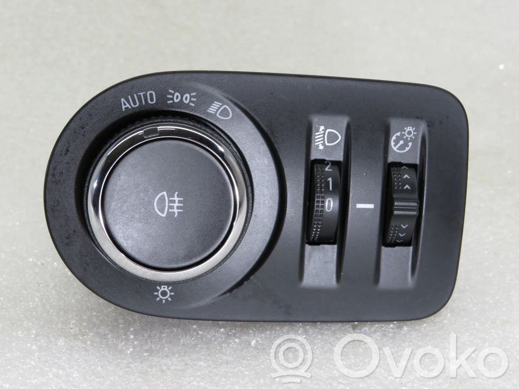 Opel Astra K Interruttore luci 