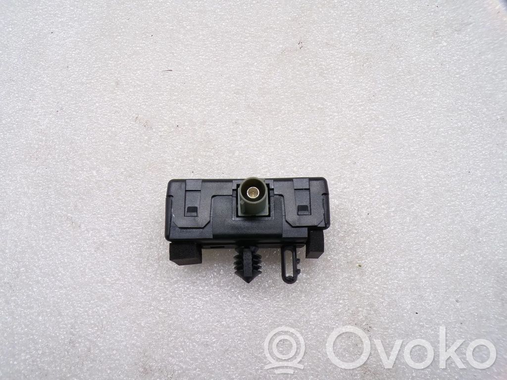 Pystyantennivahvistin   5B4035510