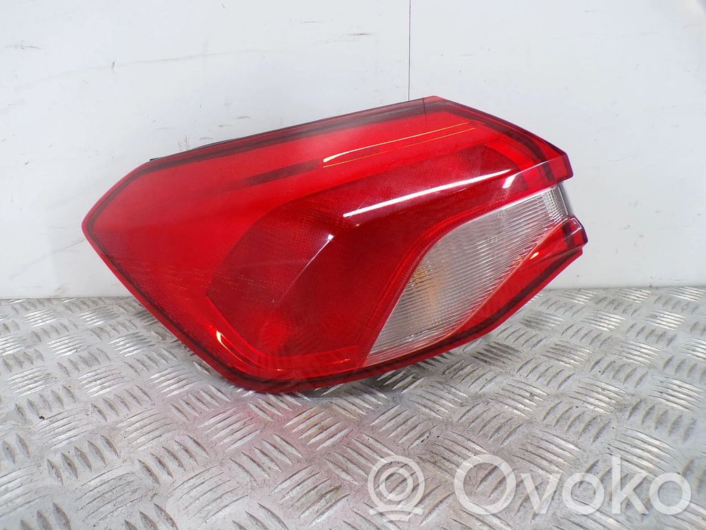 Tailgate rear/tail lights   JX7B13405CE