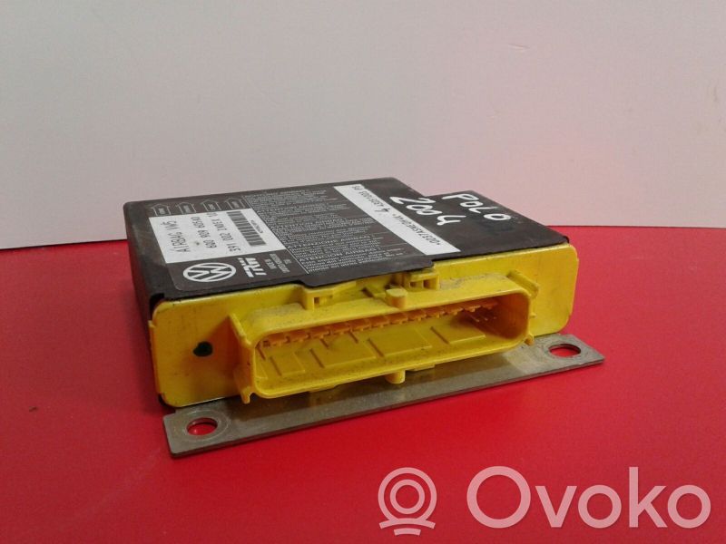 Volkswagen Polo IV 9N3 Airbag control unit/module 