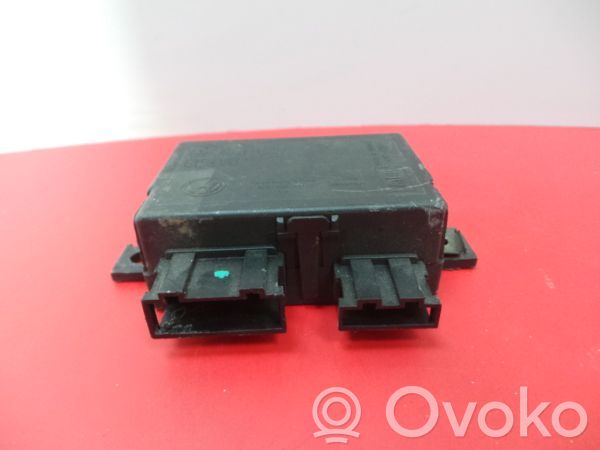 Volkswagen Polo IV 9N3 Zündsperrrelais 