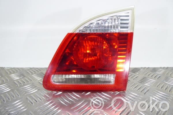 BMW 5 E60 E61 Galinis žibintas dangtyje 