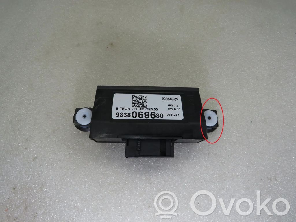 Unité de commande module de porte   9838069680