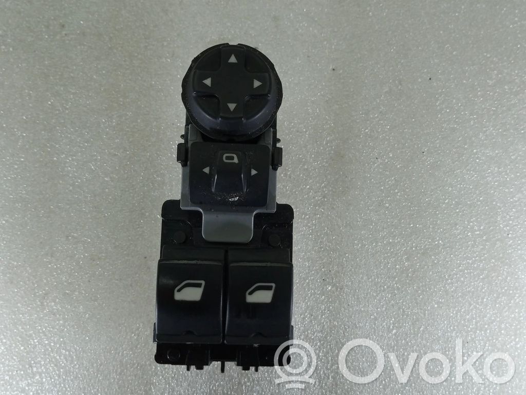 Opel Corsa F Przyciski szyb 