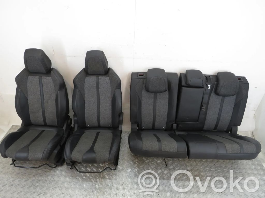 Peugeot 3008 II Juego del asiento