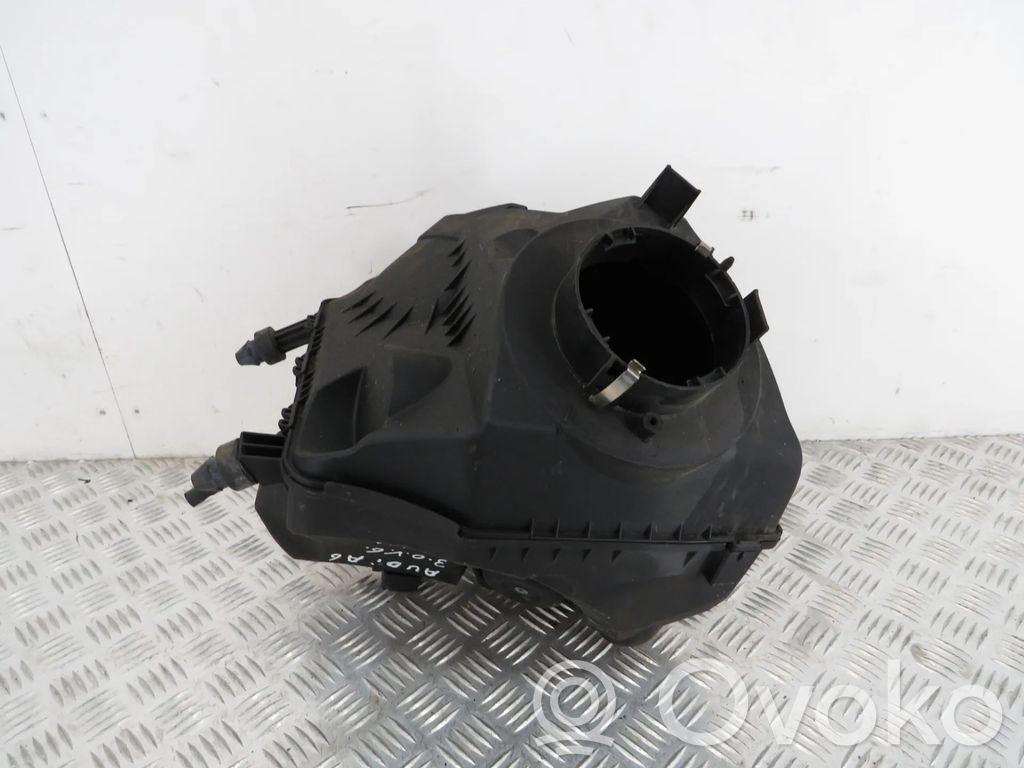 Luftfilterkasten   4F0133837BB