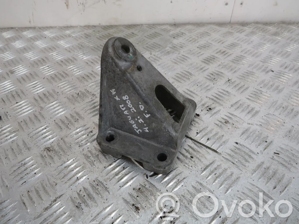 Jaguar XK - XKR Engine mount bracket 