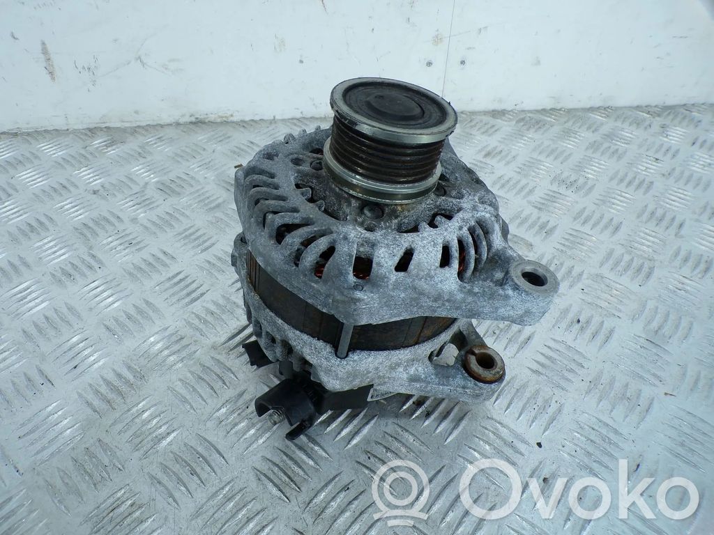 Opel Vivaro Generatore/alternatore 