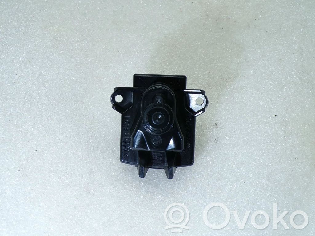 Kameran ohjainlaite/moduuli   10B945301