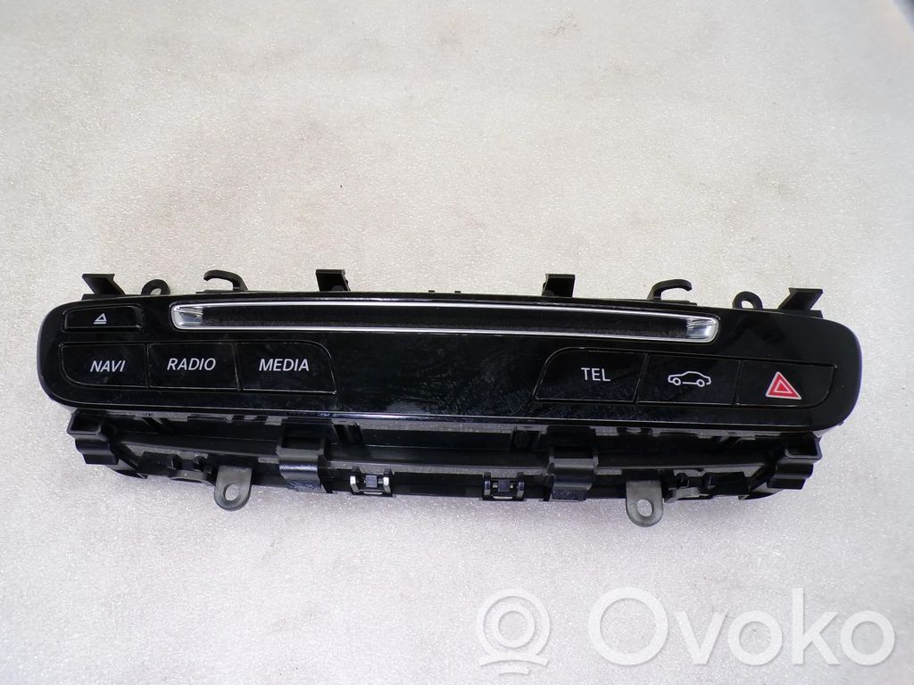 Mercedes-Benz C W205 Przyciski / Przełącznik regulacji głośności 