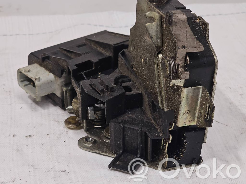 Rear door lock   40620751,8352165