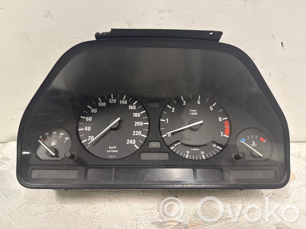 Speedometer (instrument cluster)   88311111