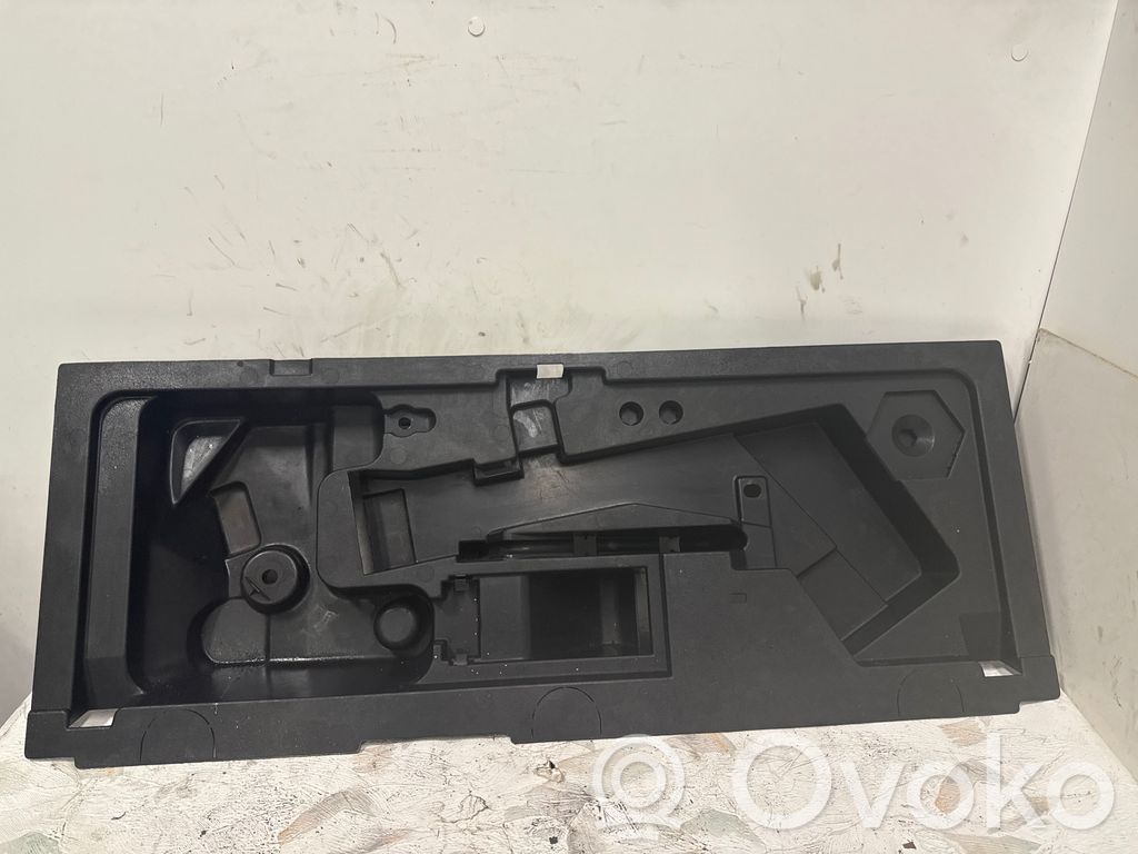 BMW 5 E34 Tool box 