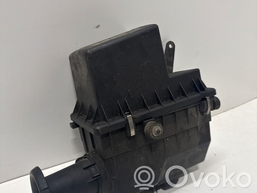 BMW 5 E34 Air filter box 