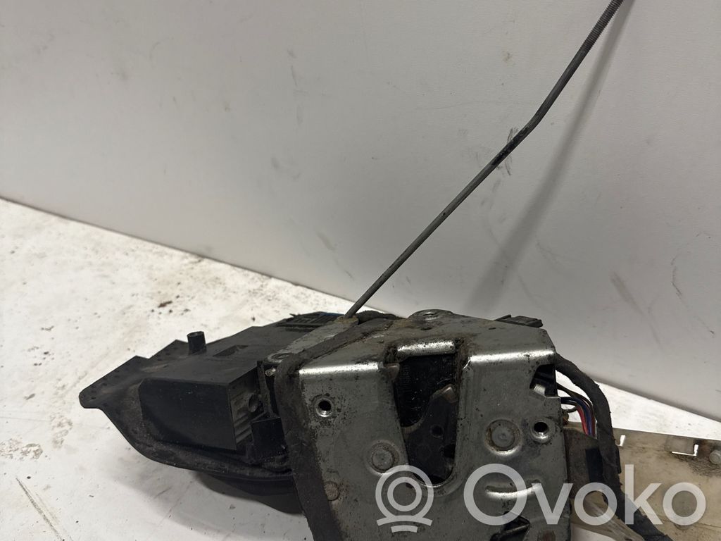 BMW 5 E39 Priekšpusē slēdzene 