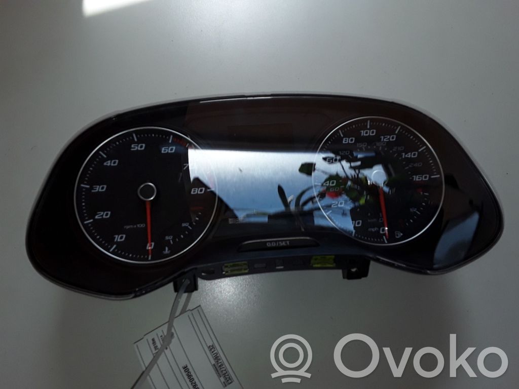 Seat Leon (5F) Speedometer (instrument cluster) 