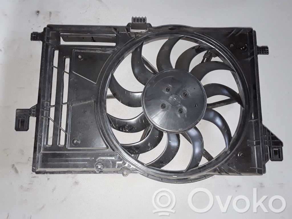 Ford Kuga II Radiator cooling fan shroud 