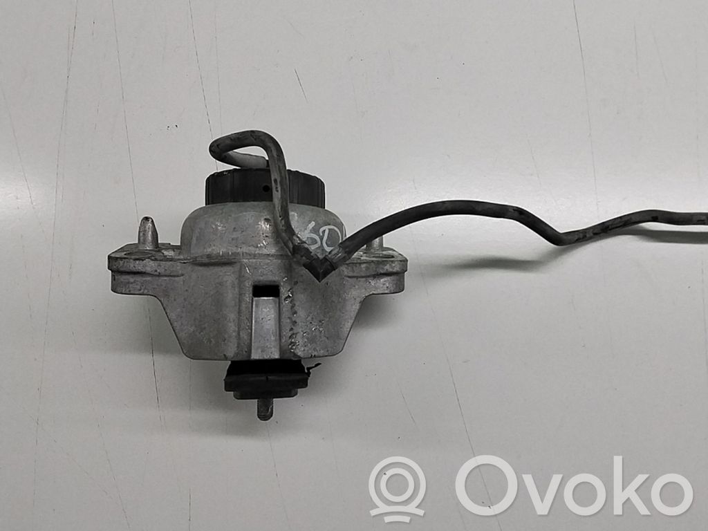 Jaguar XE Engine mount bracket 