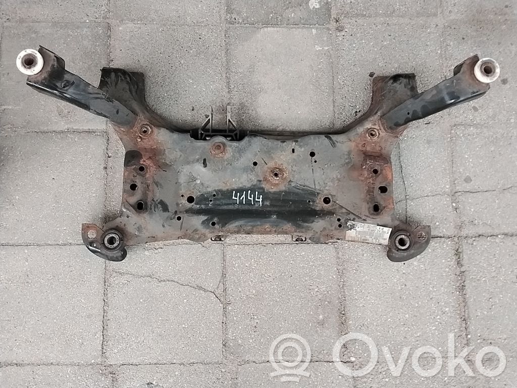 Ford Focus Priekinis traversas 