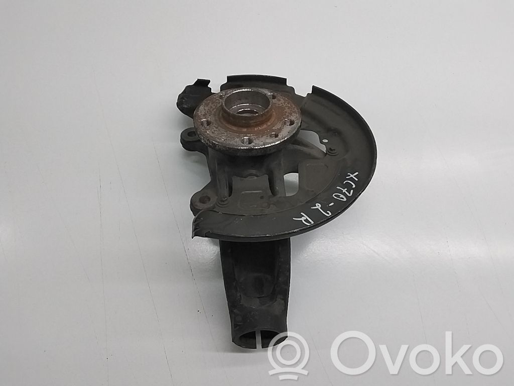 Volvo XC70 Front wheel hub 