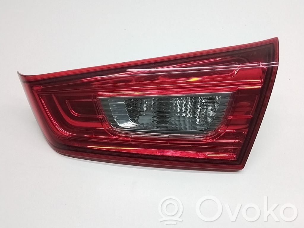 Mitsubishi ASX Aizmugurējais lukturis pārsegā 