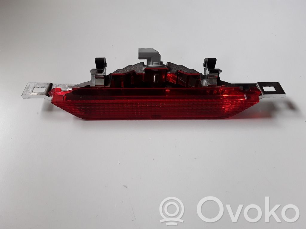 Toyota Corolla E120 E130 Papildomas stop žibintas 