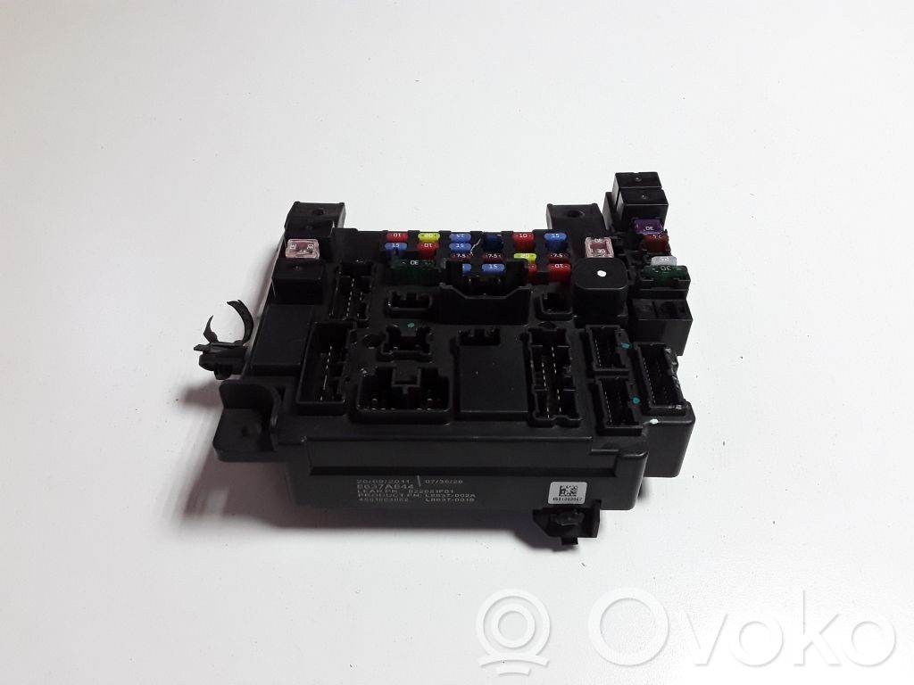 Citroen C-Crosser Módulo de fusible 