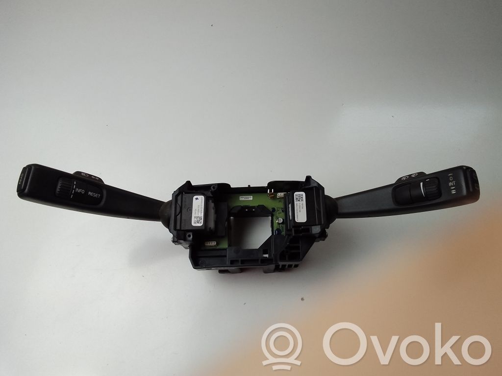 Volvo XC60 Interruptor/palanca de limpiador de luz de giro 