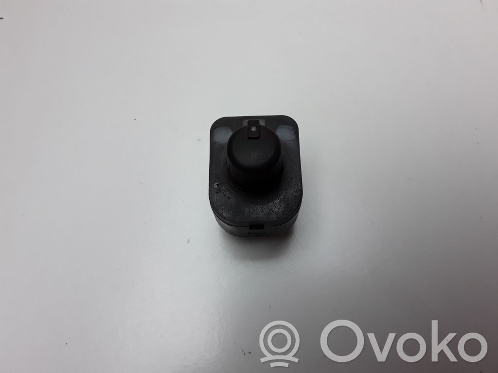 Audi Q3 8U Wing mirror switch 