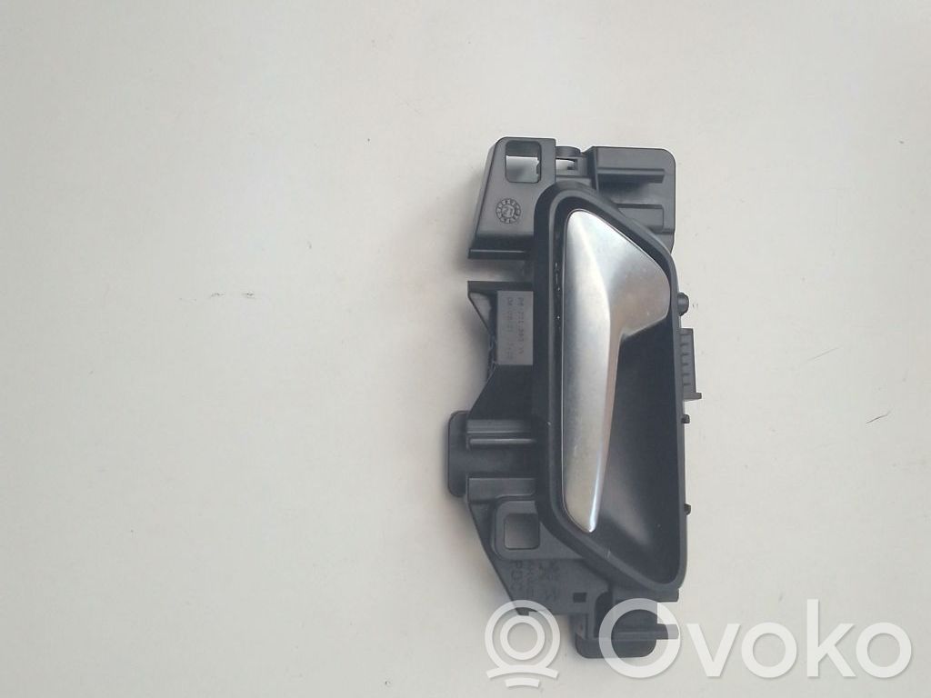 Opel Corsa F Klamka wewnętrzna drzwi tylnych 