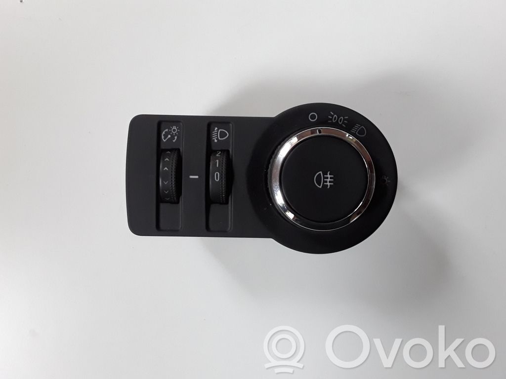 Opel Astra J Light switch 