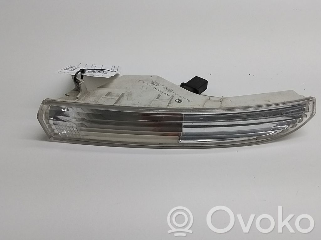 Volkswagen PASSAT CC Kierunkowskaz przedni 