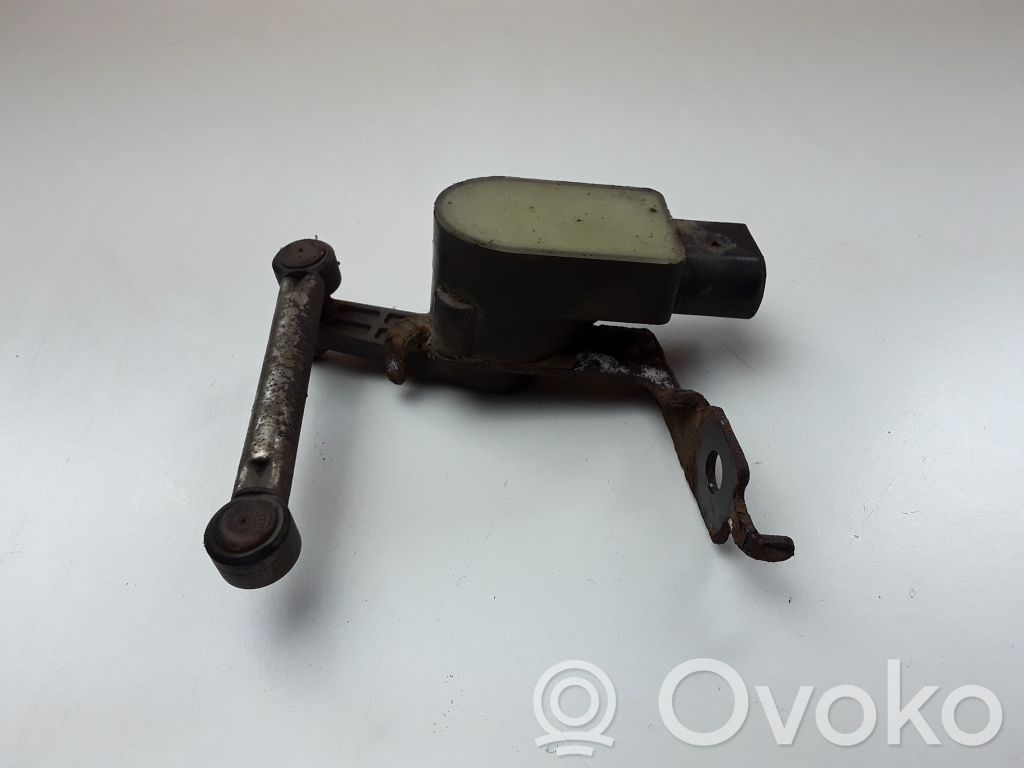 Nissan Qashqai Czujnik poziomu zawieszenia pneumatycznego osi przedniej 