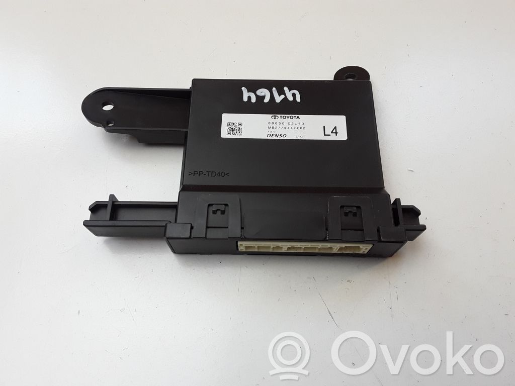 Suzuki Swace Air conditioning/heating control unit 