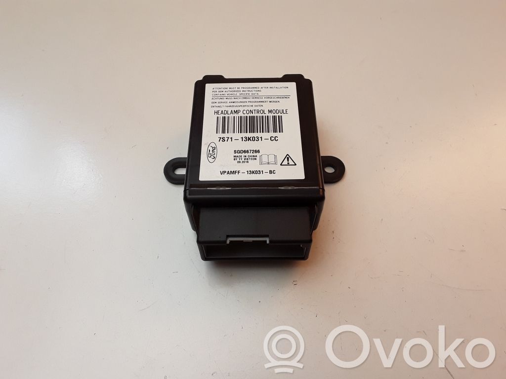 Ford Kuga II Light module LCM 