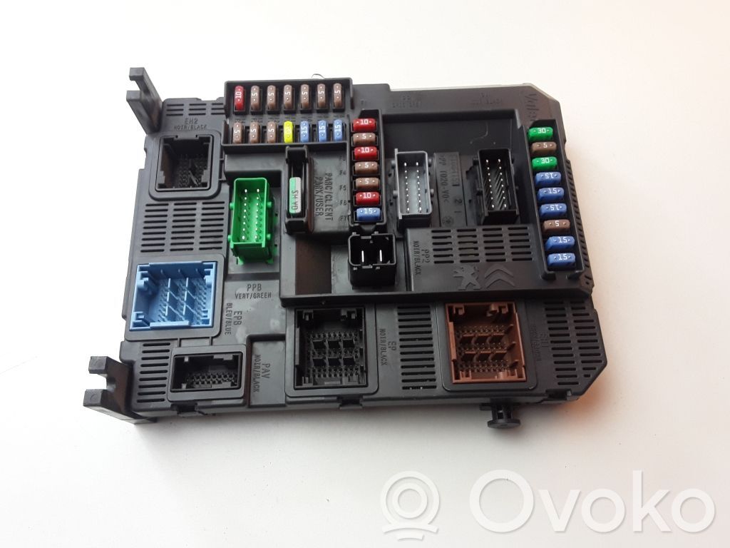 Peugeot 208 I Fuse module 