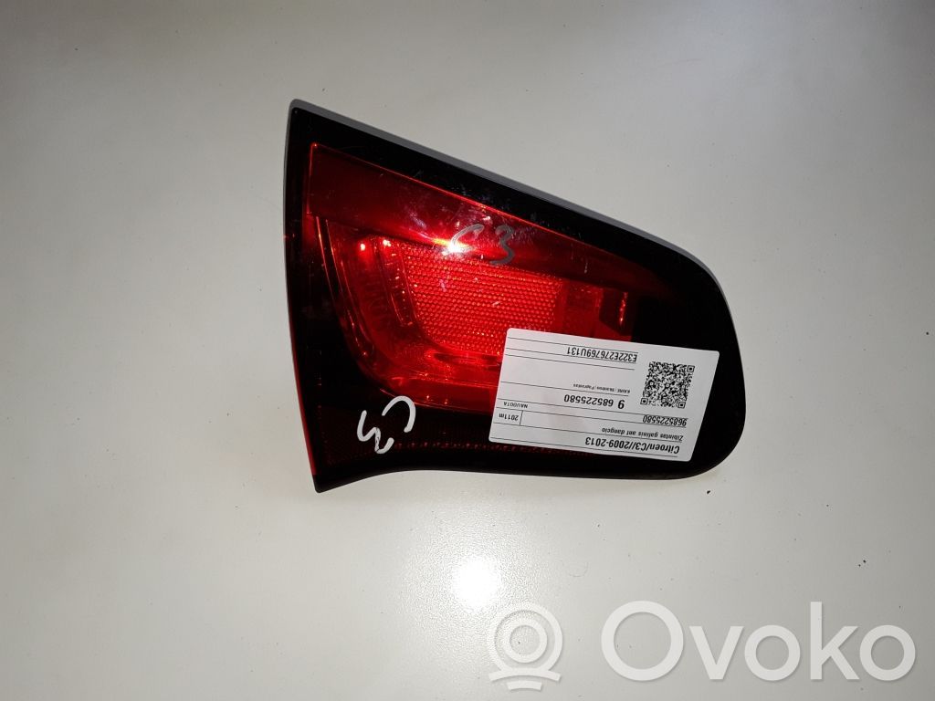 Citroen C3 Aizmugurējais lukturis pārsegā 