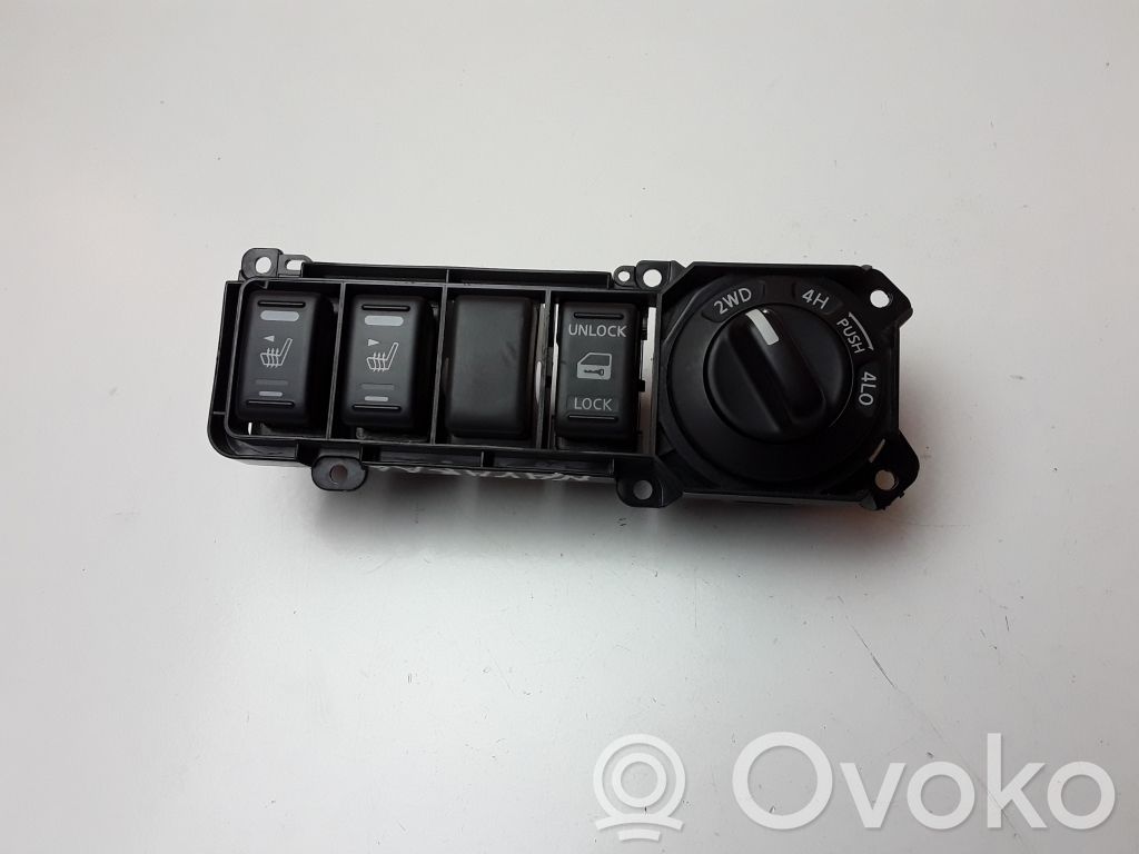 Nissan Navara Seat heating switch 