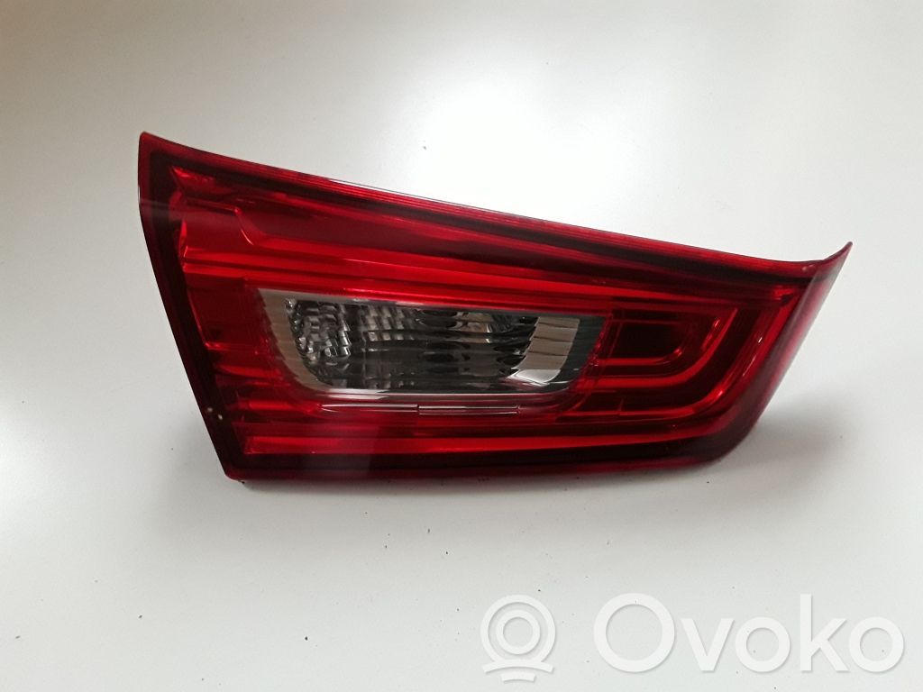 Mitsubishi ASX Aizmugurējais lukturis pārsegā 