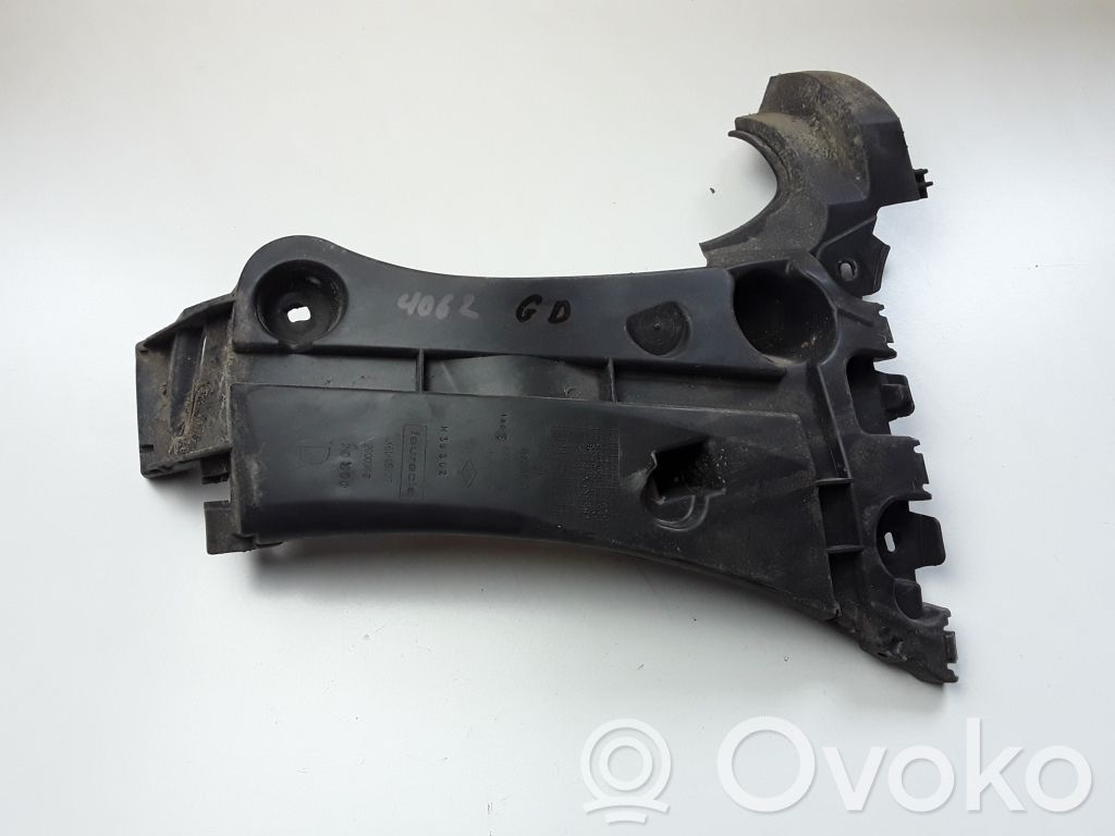 Renault Kangoo II Soporte de montaje del parachoques trasero 