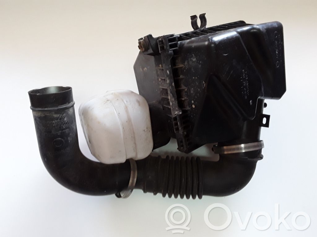 Subaru Outback Air filter box 